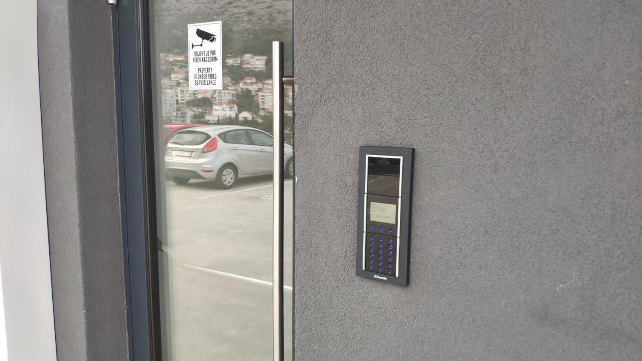 דירות Nomad Dubrovnik + Free Parking מראה חיצוני תמונה